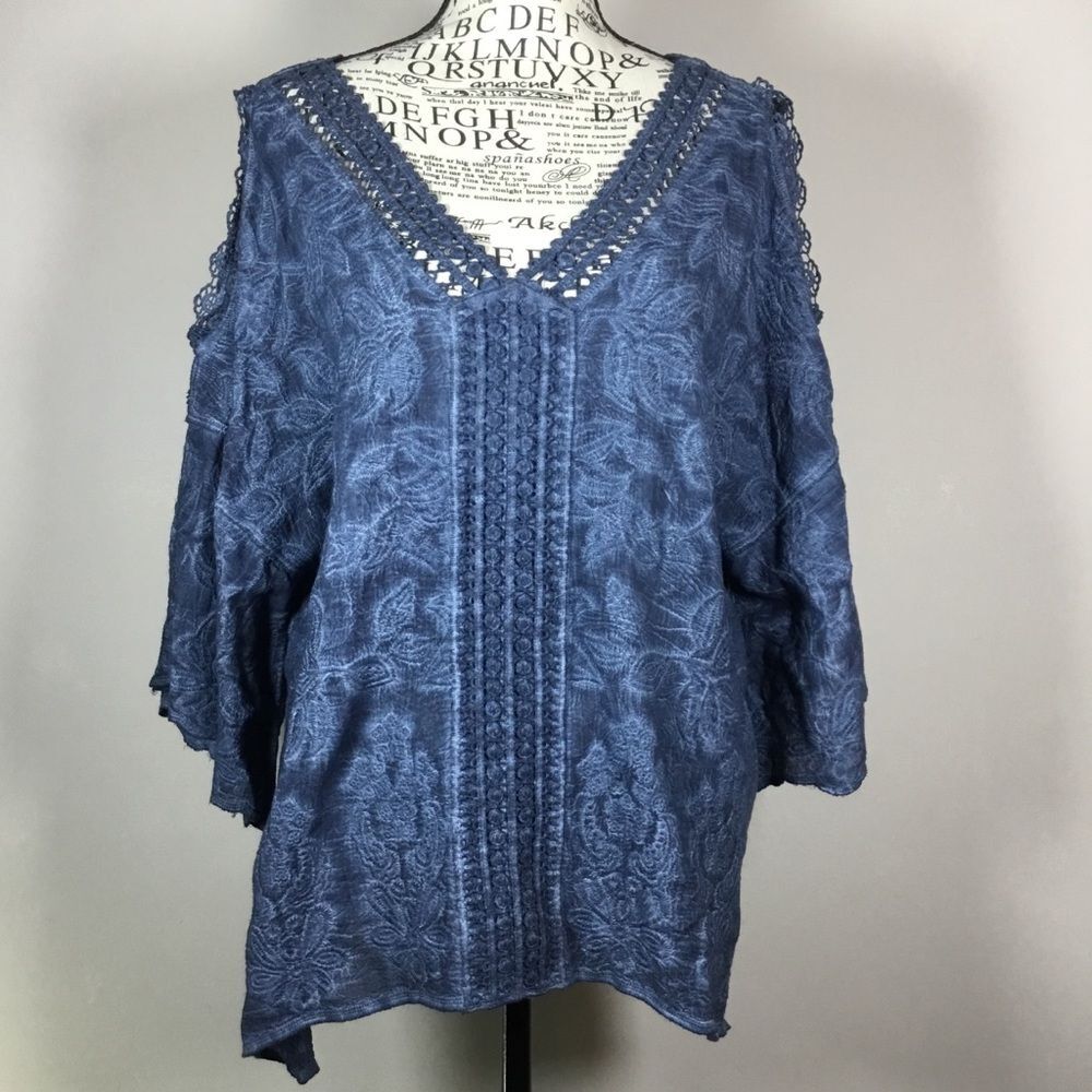 100% cotton blue embroidered crochet hem top bell sleeve size M fairy hippie